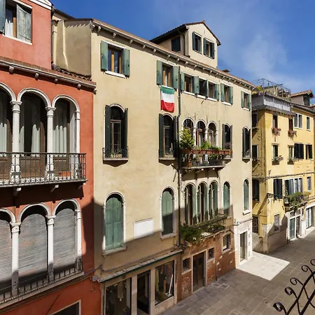 La Dimora Di Lady J Amazing Brandnew With 6 Luxury Bedrooms! * Venezia