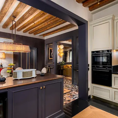 La Dimora Di Lady J Amazing Brandnew With 6 Luxury Bedrooms! * Venice
